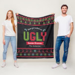 Ugg Christmas Sweater Nordic Strick Fun Chalkboard Fleecedecke<br><div class="desc">"Nimm dir ein hässliches Weihnachtsgeschenk." Dekorieren Sie Ihre Zuhause im "Stil" mit dieser einzigartigen, lustigen Fleece-Decke! Nordischer Strick Messe-Inselmuster von Knorpelbäumen, Rentieren, Ziergegenständen, zusammen mit spielerischer "Pullover" Typografie in Rot, Grün und Aqua Blau, überlagern einen Kalkbrett Hintergrund. Genießen Sie die Wärme und Freude der Ferienzeit, wann immer Sie sich in...</div>