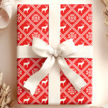 Ugly Christmas Sweater Red Deer Geschenkpapier<br><div class="desc">Fügen Sie Ihren Urlaubsgeschenke eine lustige und festliche Touch mit diesem charmanten "hässlichen Weihnachtspulli" inspiriert Packpapier hinzu. Mit einem klassischen Rot-Weiß-Muster mit Rentieren- und Schneeflocken ist dieses Papier perfekt für alle, die das nostalgische, spielerische Gefühl von Urlaubswitzern Lieben. Ideal, um Geschenke für Familien, Freunde oder den geheimen Santa-Austausch zu verpacken,...</div>