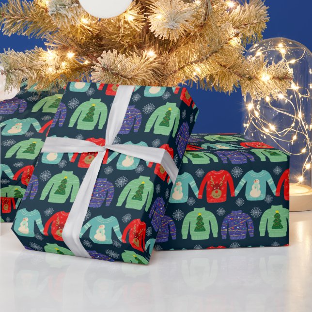 Ugly Sweaters Christmas Illustration Snowflakes Geschenkpapier (Feiertage)