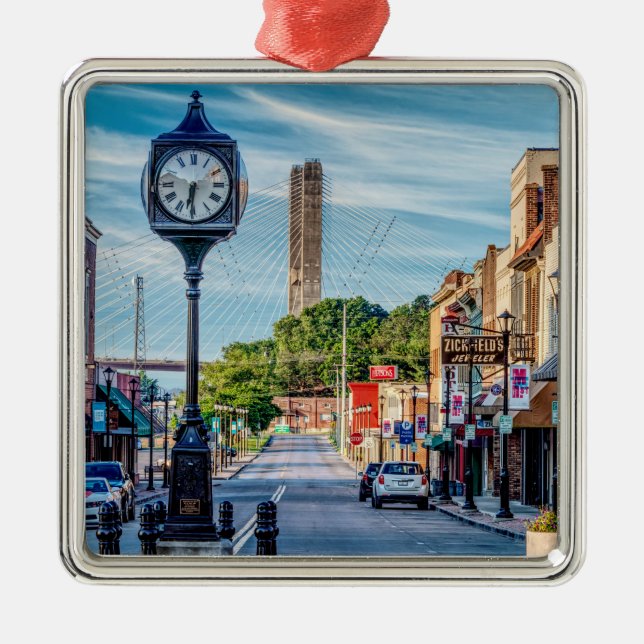 Uhr im Stadtzentrum Cape Girardeau Ornament Aus Metall (Vorne)