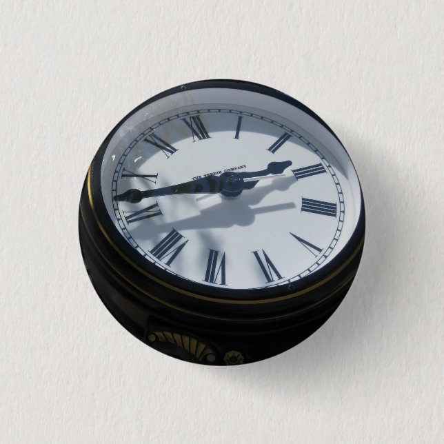 "Uhr-Knopf! " Button (Vorderseite)