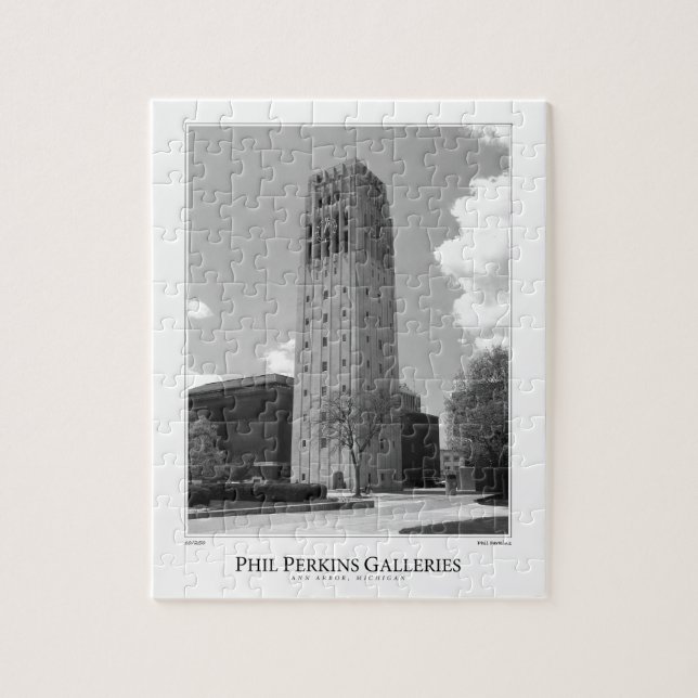 Uhrturm der Universität Michigan (Vertikal)