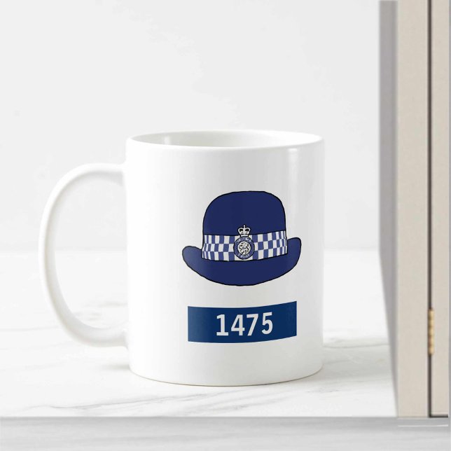 UK Police Woman mit WPC Hat - Abzeichen Nummer hin Kaffeetasse (Von Creator hochgeladen)
