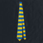 Ukraine-Flagge Krawatte<br><div class="desc">Die ukrainische Flagge ist ein horizontales Bicolor . Die verwendeten Farben in der Flagge sind blau,  gelb. Der Anteil der ukrainischen Flagge beträgt 2:3. Die Flagge der Ukraine wurde 1992 adoptiert. Die erste Verwendung des aktuellen Flagdesigns erfolgte 1848. Die letzte Änderung am aktuellen ukrainischen Flaggendesign erfolgte 1918.</div>