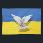 Ukraine Küchentuch Taube des Friedens - Freiheit<br><div class="desc">Flag Ukraine Küchentücher Taube des Friedens - Freiheit - Friedensunterstützung - Solidarität - Ukrainische Flagge - Starkes Gemeinsam - Freiheit Sieg ! Machen wir die Welt zu einem besseren Ort - alle zusammen! Eine bessere Welt beginnt - abhängig - braucht Ihr auch! Sie können auf mehr als 1000 Zazzle-Produkte übertragen....</div>
