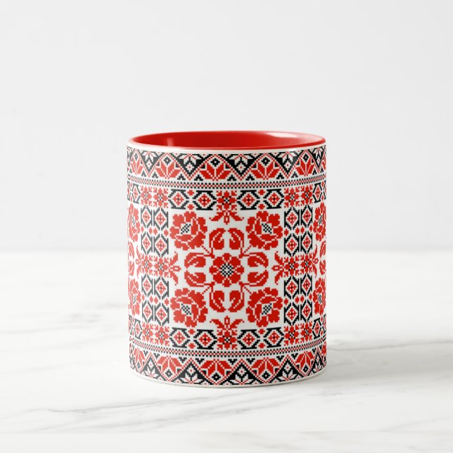 Ukrainer Vyshyvanka Zweifarbige Tasse (Mittel)
