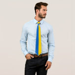 Ukrainische Flagge (Ukraine) Neck Tie Krawatte<br><div class="desc">Dieses Design zeigt die Nationalflagge der Ukraine, einem Land in Osteuropa. Die Ukraine grenzt im Osten und Nordosten an Russland, im Norden an Belarus, im Westen an Polen, die Slowakei und Ungarn und im Süden an Rumänien, Moldau und das Schwarze Meer. Die Ukraine ist nach Russland das zweitgrößte Land Europas....</div>