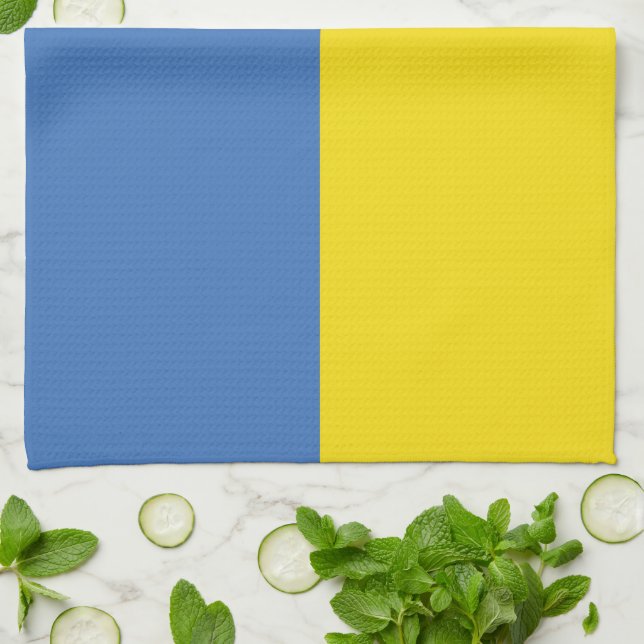 ukrainische Flagge, ukrainische Slawin Ukraini С л Geschirrtuch (Gefaltet)
