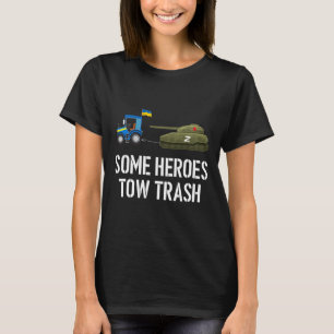 Ukrainischer Landwirt zieht aufgegebenen Panzer  T-Shirt