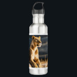Ultra HD 3D Lioness – Full Body Side Pose on Blac Edelstahlflasche<br><div class="desc">A stunning ultra high-definition 3D render of a female lioness in natural colors, standing in a right-side profile pose and looking directly at the camera. The image is captured in daylight-style illumination with lifelike detail, including her entire body and full tail. Set against a pure black background for dramatic contrast,...</div>