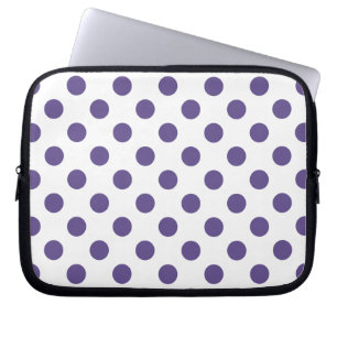 Ultraviolette Polka-Punkte auf weiß Laptopschutzhülle