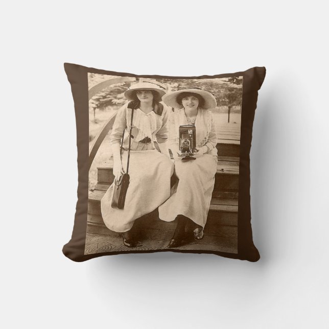 Um 1910 drucken Kameramädchen Kissen (Vorderseite)