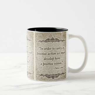Um ein positives - positives Zitat Zweifarbige Tasse
