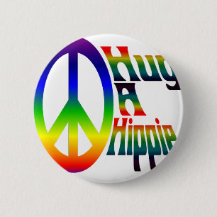 umarmen Sie einen Hippie Button