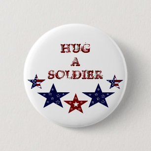 UMARMEN Sie einen SOLDAT Knopf Button