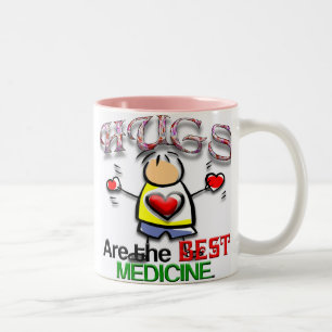 Umarmungen sind die beste Medizin Zweifarbige Tasse