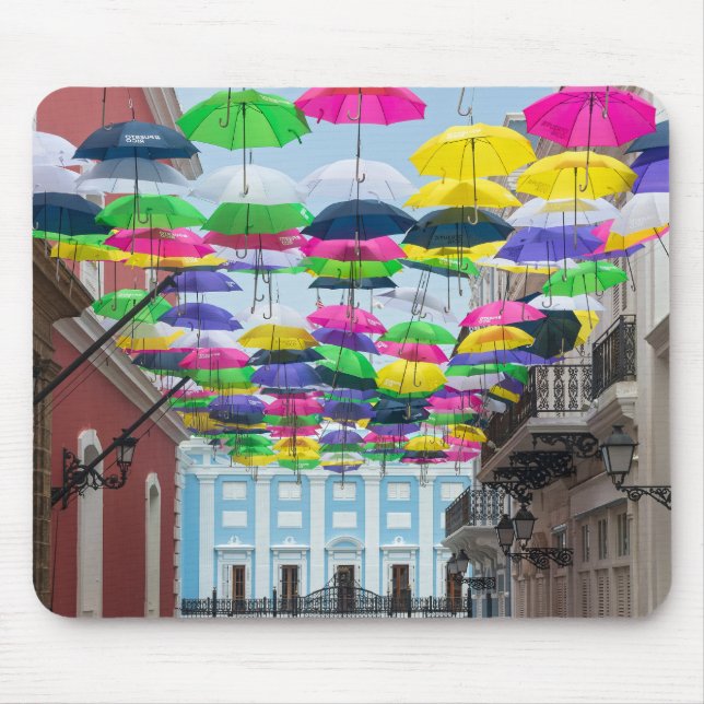 Umbrellas über den Straßen von San Juan und dem He Mousepad (Vorne)
