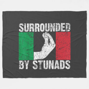 Umgeben von Stunads Fleecedecke