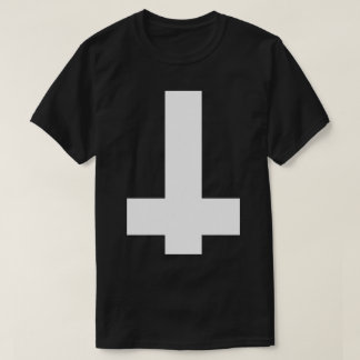 Umgedrehtes Querschwarzes T-Shirt