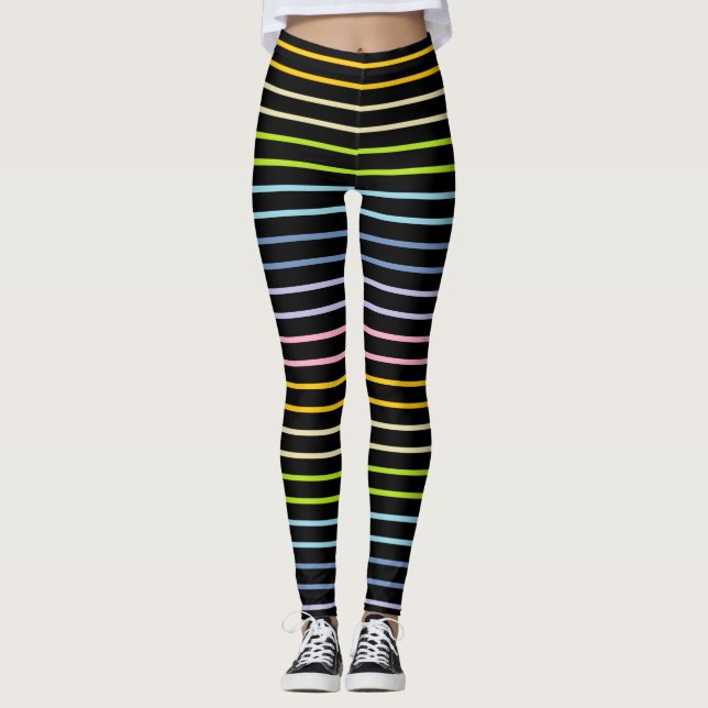 Umrandete Pastellfarben Rainbow Streifen Black Leggings (Vorderseite)