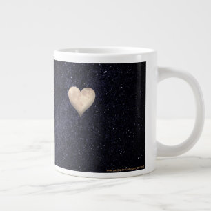 Umsichtige Erinnerung mit einem herzförmigen Mond Jumbo-Tasse