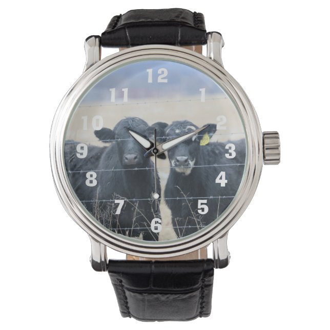 Umstehende Armbanduhr (Vorderseite)