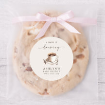 Un bébé brasse un Sticker rond Baby shower