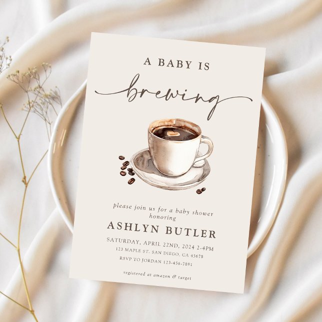 Un bébé brasse une invitation de Baby shower (Créateur téléchargé)