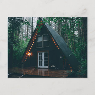 UN CABINE CADRE DANS LES CARTES POSTALES EN BOIS