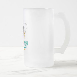 Un chien entre dans une tasse givrée par barre -