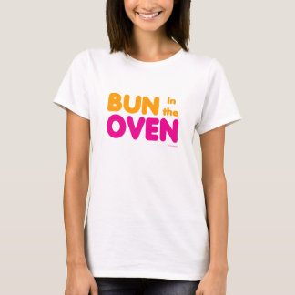 Un chignon dans le T-shirt au four