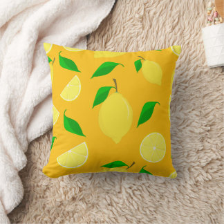 Un coussin avec un motif citron