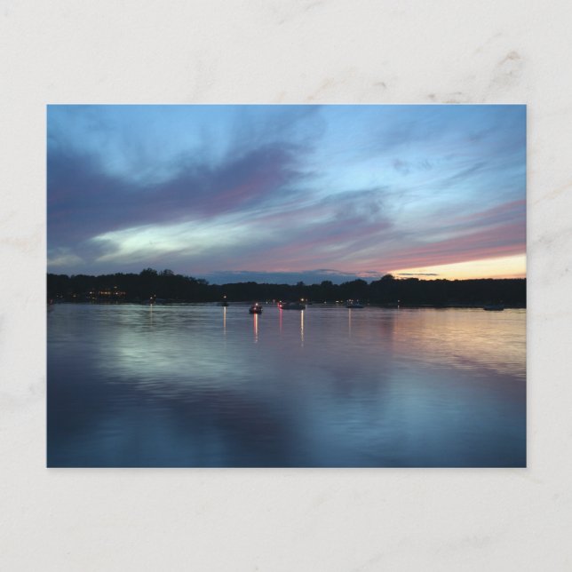Un crépuscule sur la carte postale du lac (Devant)