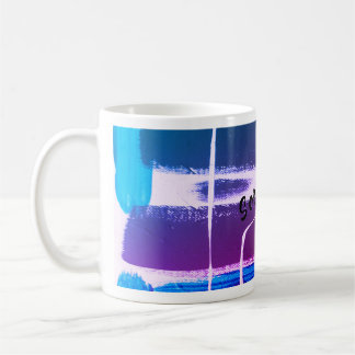 Un design abstrait original sur une tasse blanche 