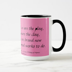 Un DIEU EST la tasse Stephanie Hutchinson du vers