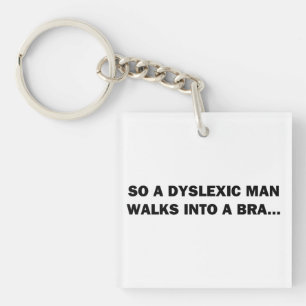 Un homme dyslexique entre dans un bar