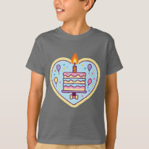 Un joli T-shirt d'anniversaire avec gâteau