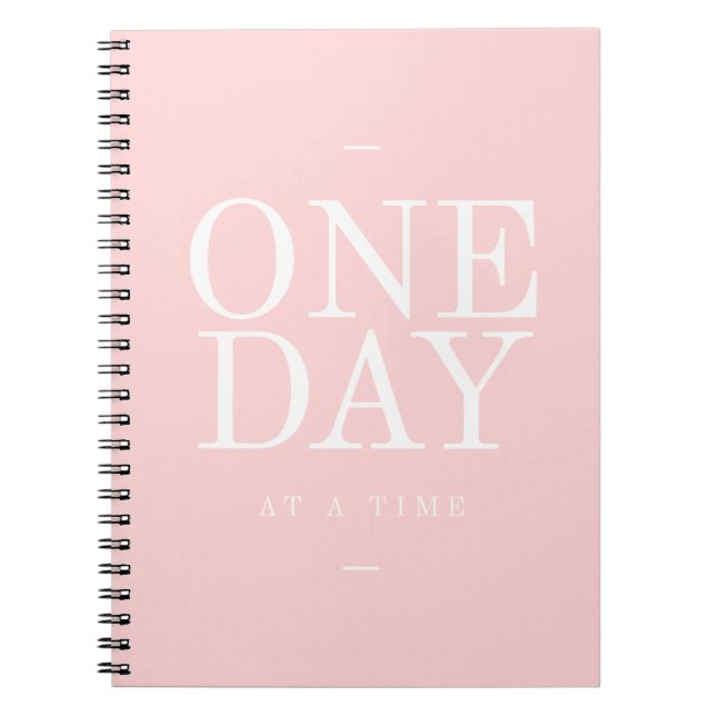 Un jour - carnet rose de citations inspirées de (Devant)