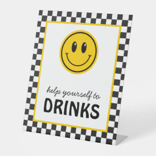 Un joyeux Mec Sourire Visage Boissons Panneau de P