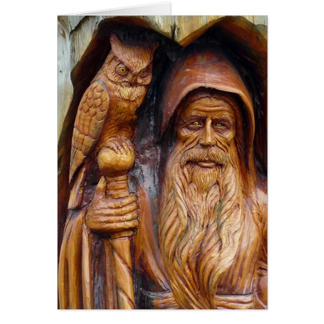 Un magicien et un hibou émergent de la caverne (Devant)