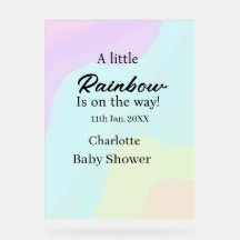 Un petit arc-en-ciel arrive nom de la baby shower 