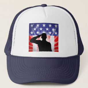 Un soldat patriotique sauve le Casquette du drapea