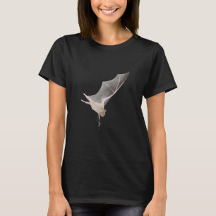 Un T-shirt de conception de photo de batte de vol