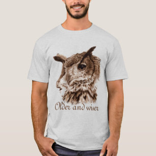 Un T-shirt plus ancien et plus sage de sagesse de