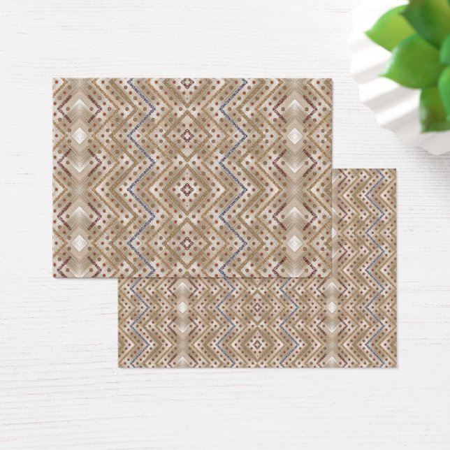 Un tapis marron affichant un design symétrique (Bureau)