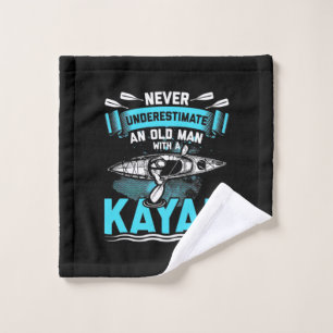 Un Vieux Homme Avec Un Kayak