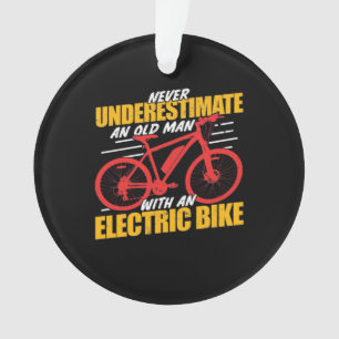 Un Vieux Homme Avec Un Vélo Électrec