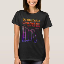 una inversion en conocimiento paga el mejor intern T-Shirt