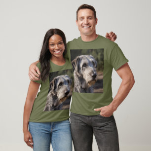 "Unbeeindruckte Majestät: Der stoische Blick der W T-Shirt