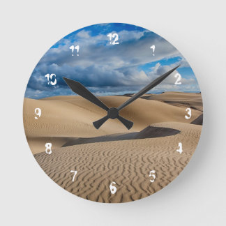 Unbegrenzte Dünen Runde Wanduhr